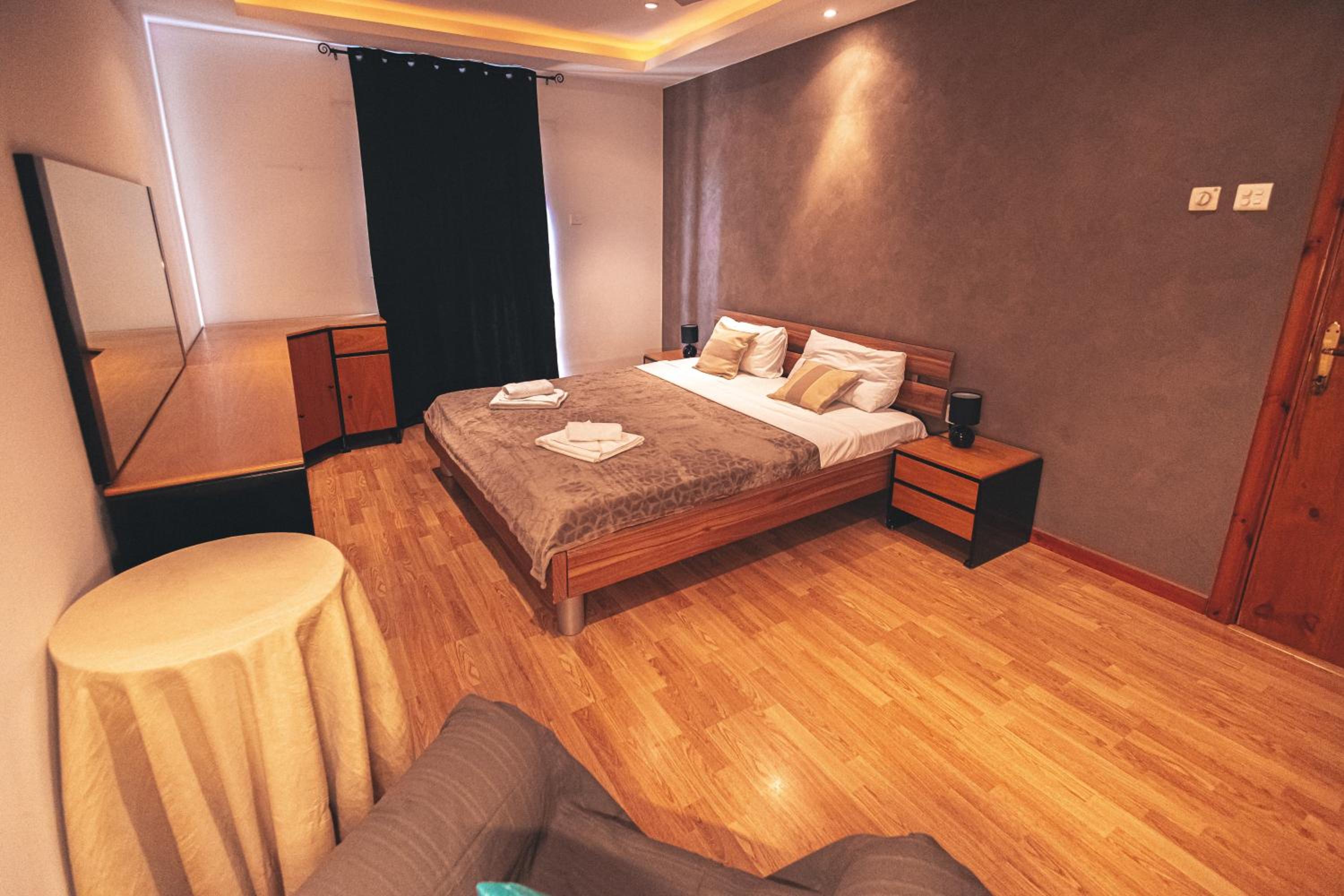 The Strand view apartment