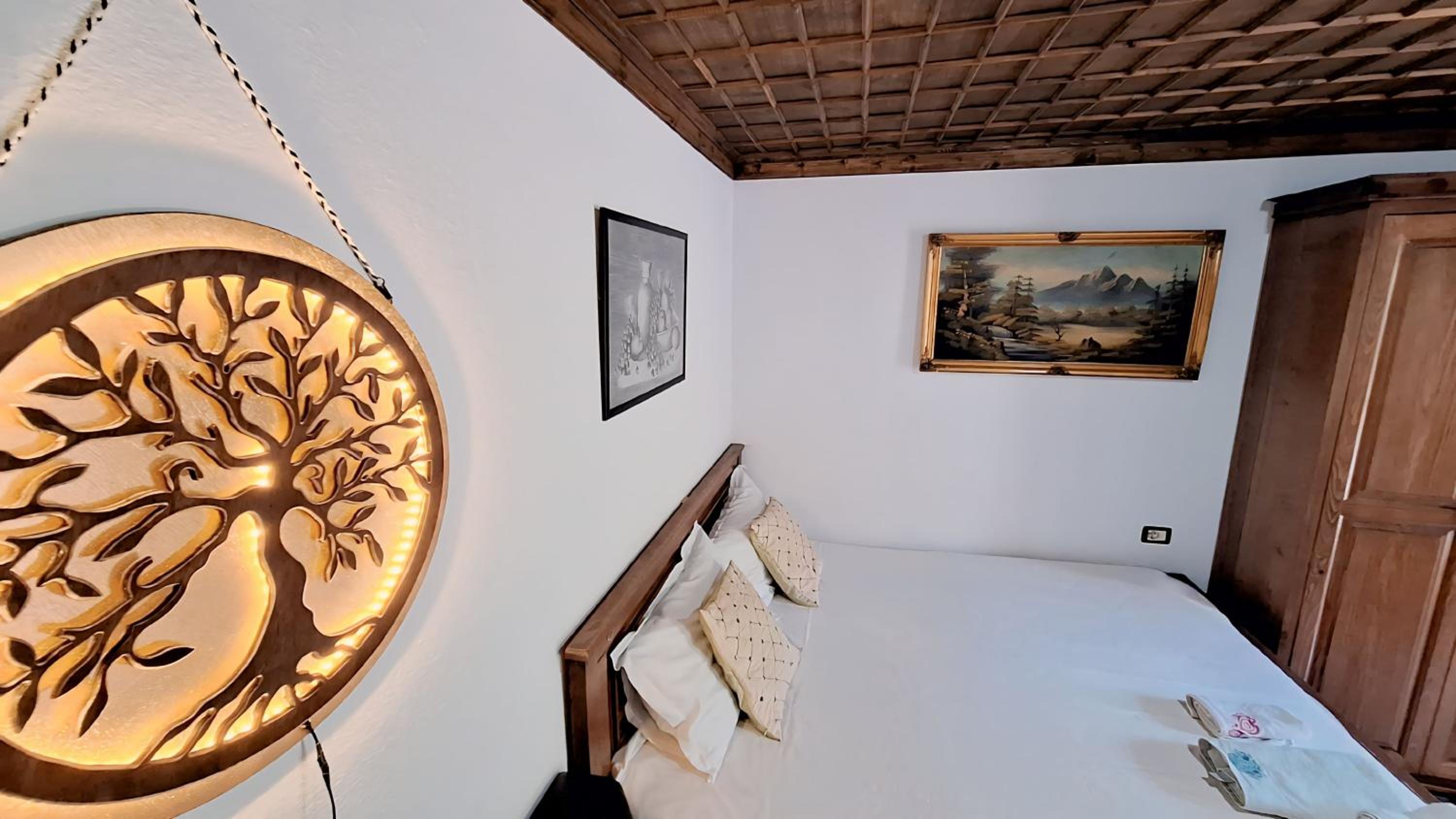 Guesthouse Alvaro Kadiu