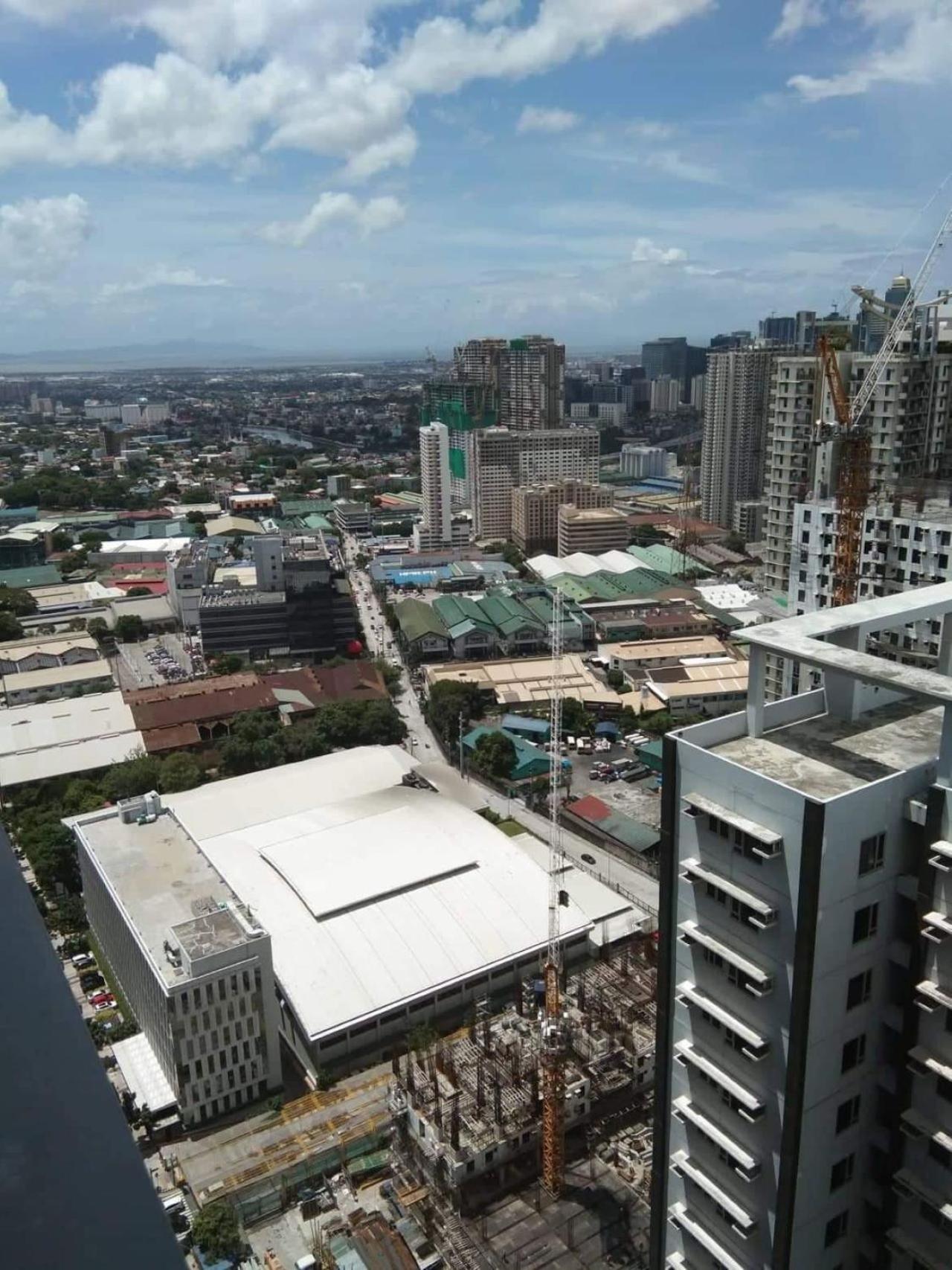 The ICONIC: Comfortable living by Awsom Phil view 3