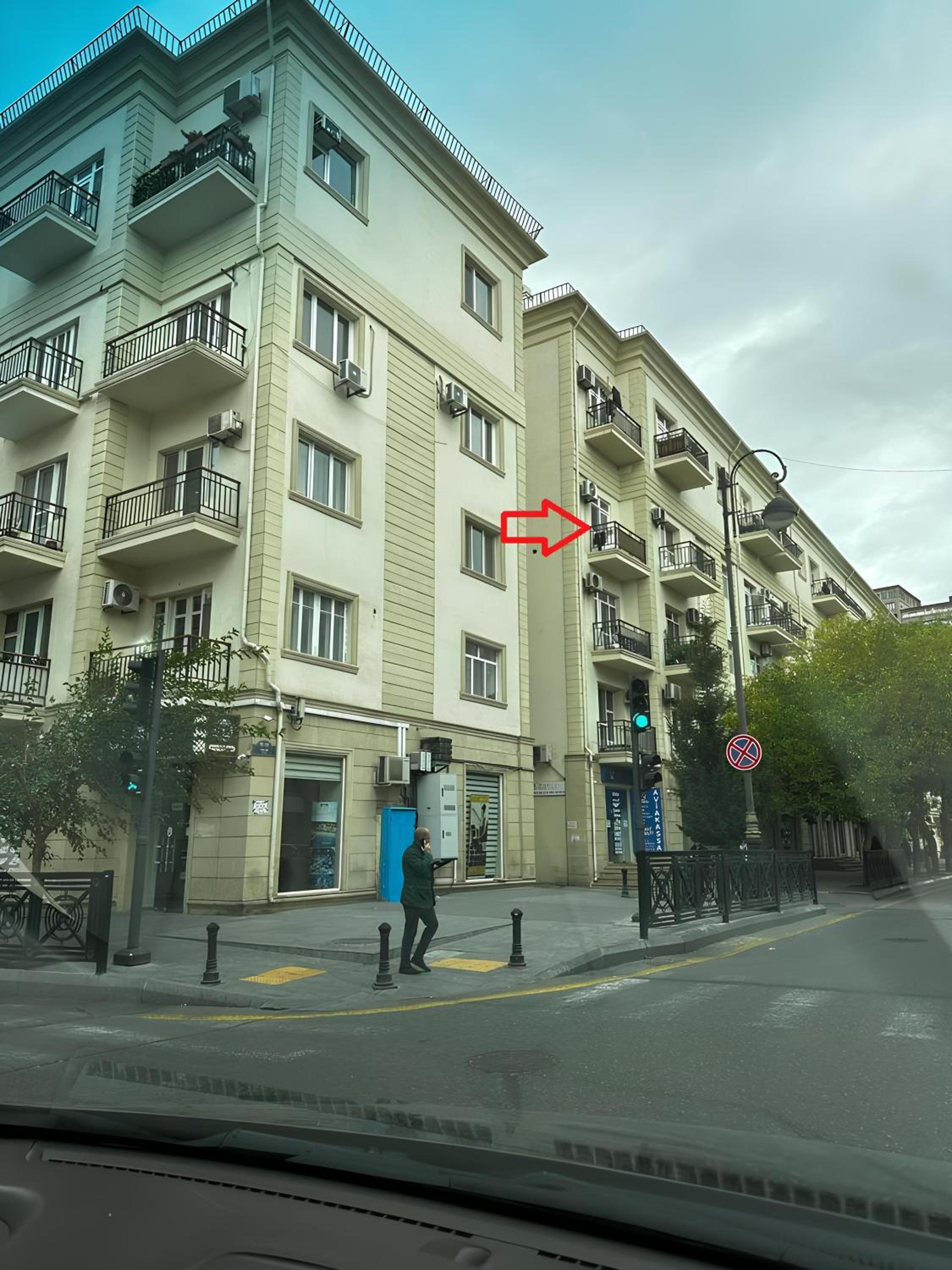 NIZAMI Street flat