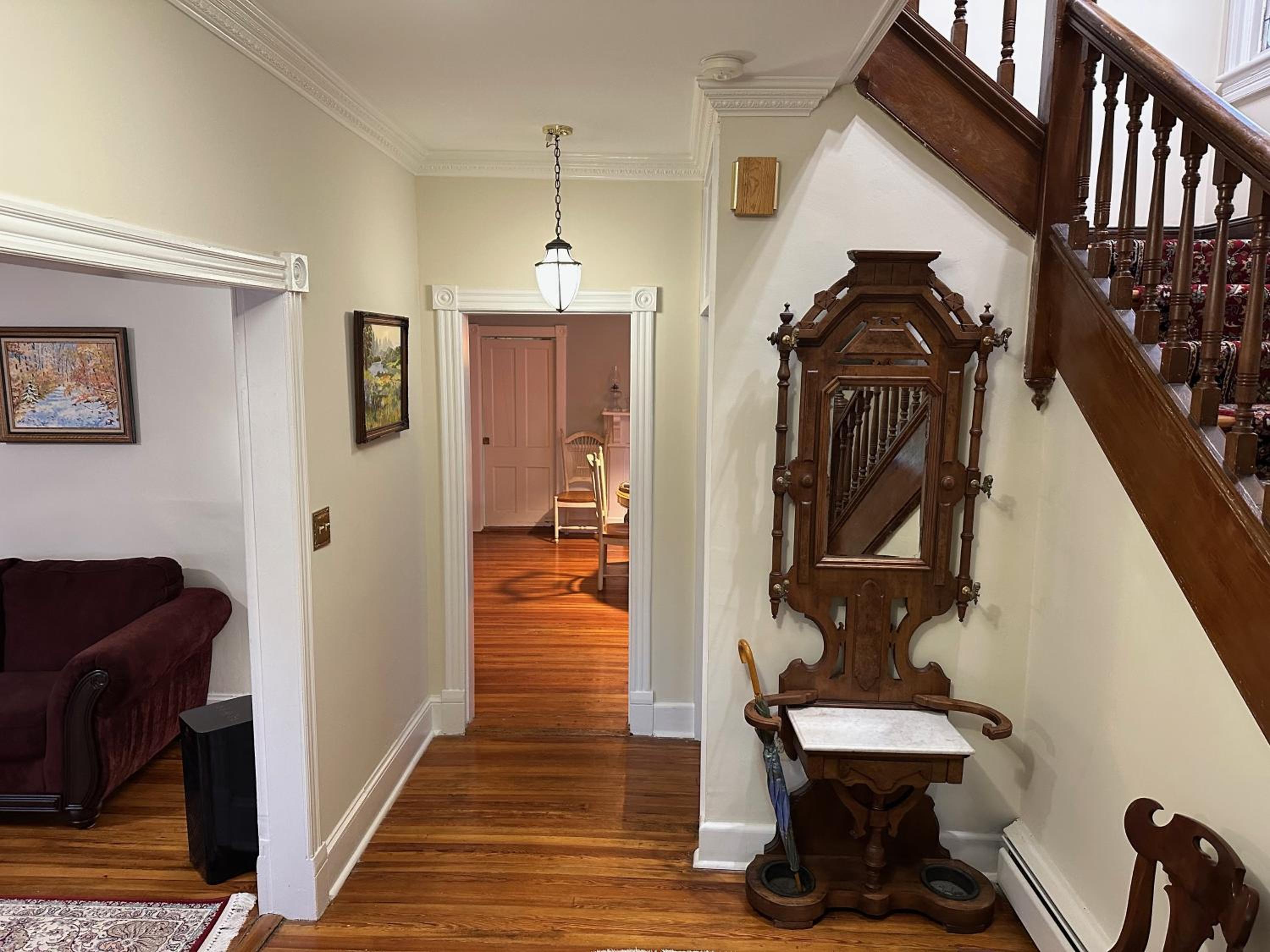 Inn on Fox Meadow - Spacious Victorian Inn view 4