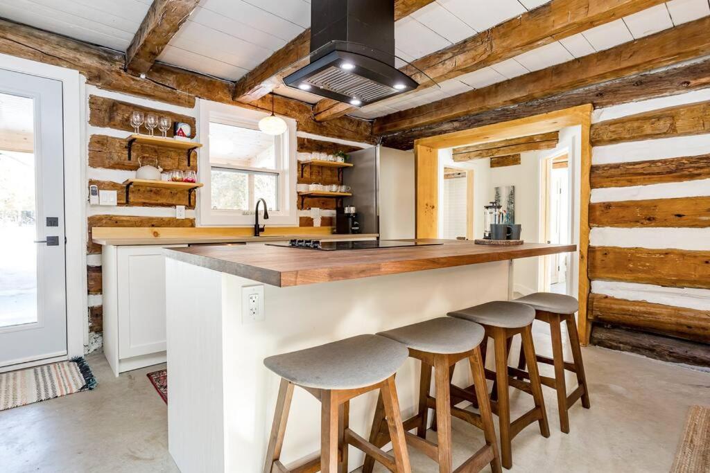 Cottontail Cabin with Hot Tub and wood fired Sauna