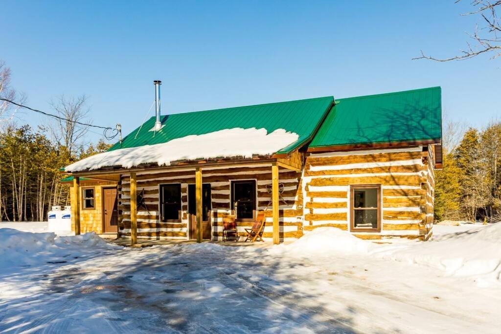Cottontail Cabin with Hot Tub and wood fired Sauna