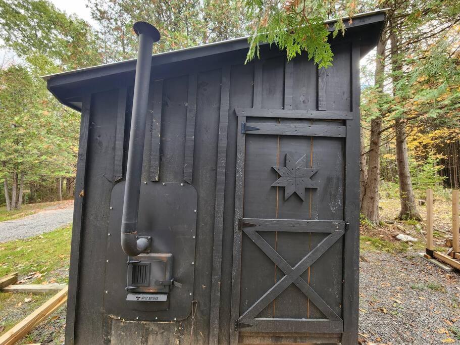 Cottontail Cabin with Hot Tub and wood fired Sauna