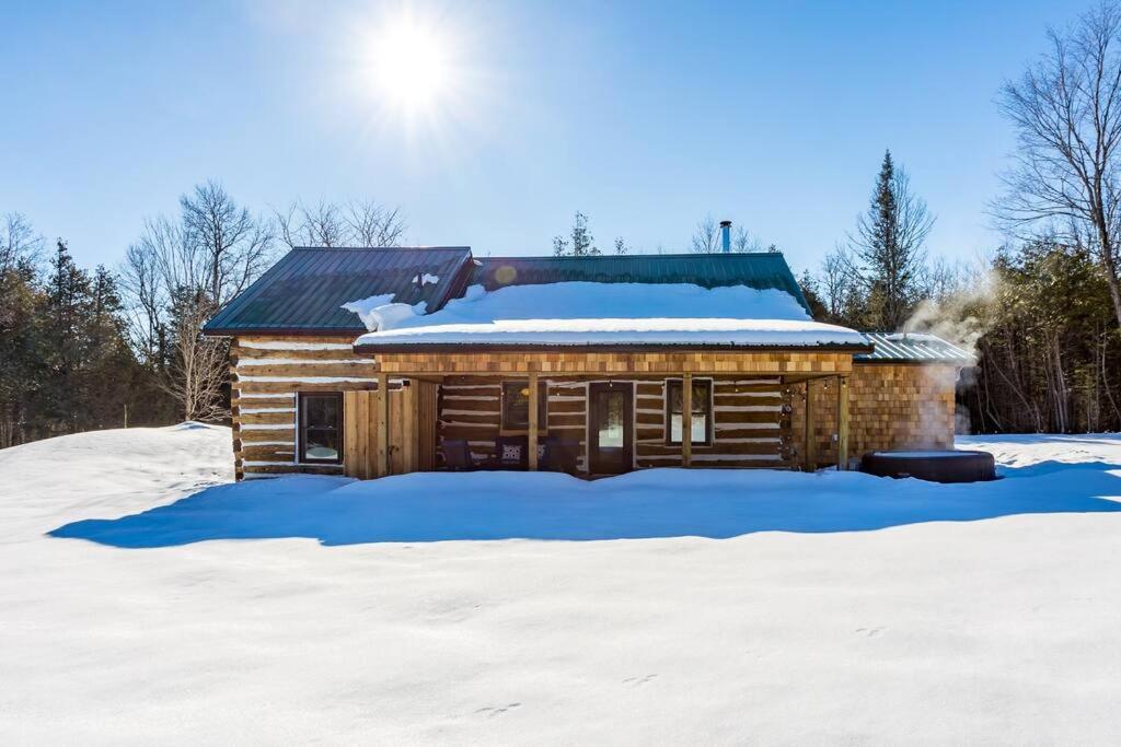 Cottontail Cabin with Hot Tub and wood fired Sauna