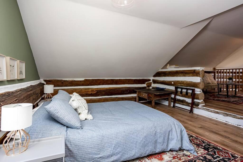 Cottontail Cabin with Hot Tub and wood fired Sauna