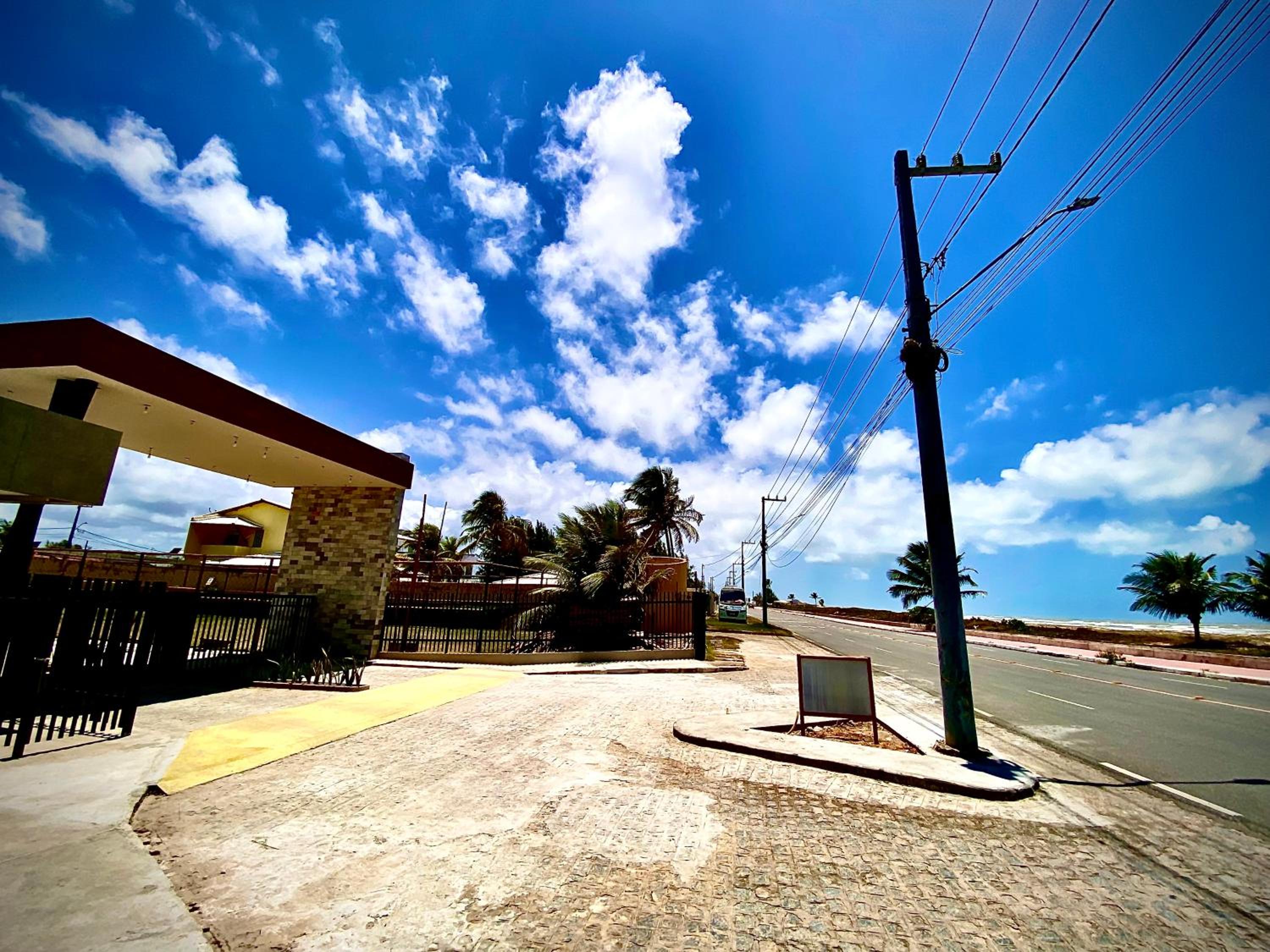 242 Casa da Praia em Condomínio Frente Mar com estação para carro elétrico
