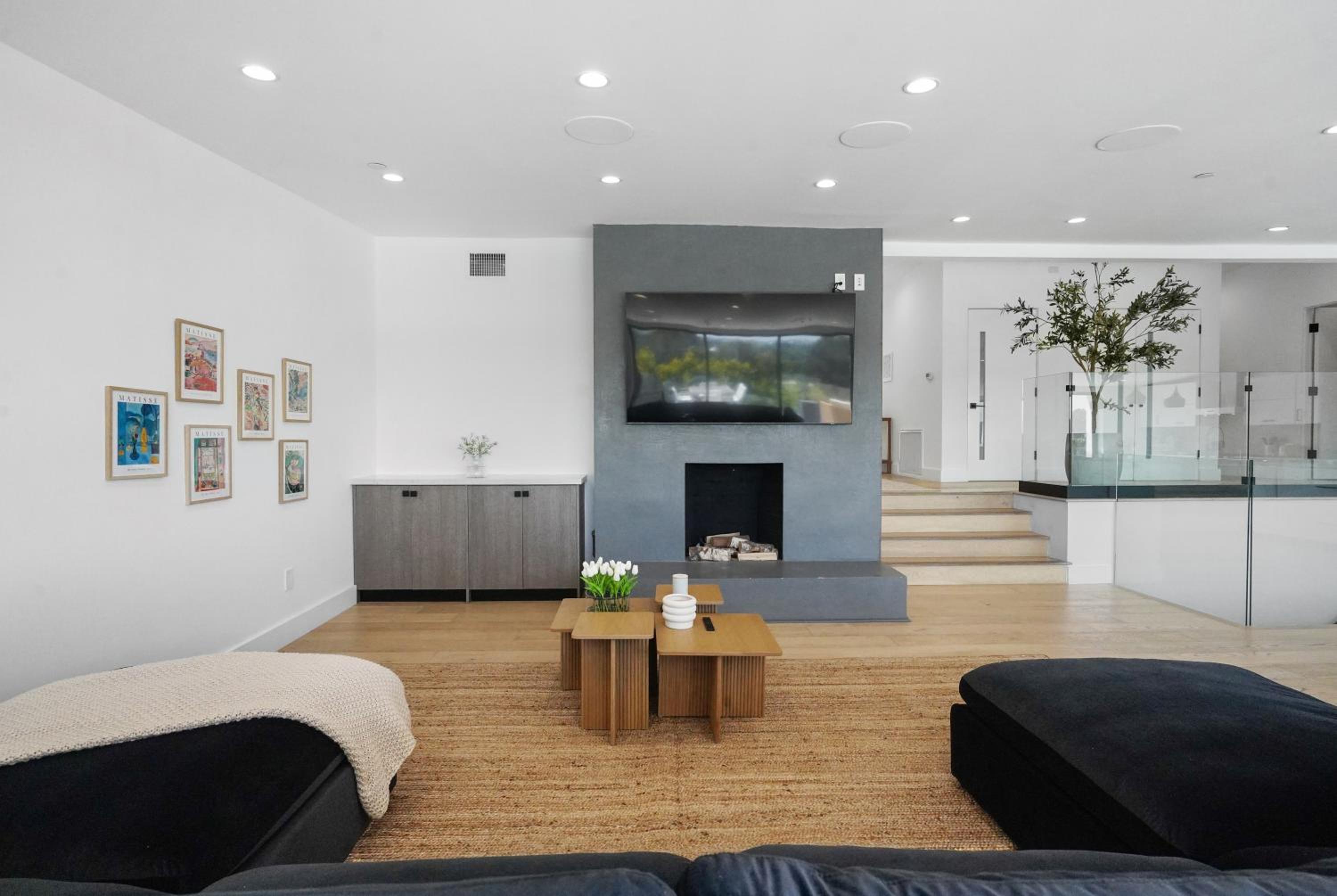 Stunning Modern 5BR Family Mansion, Panoramic views of Penmar Golf, Pet Friendly!