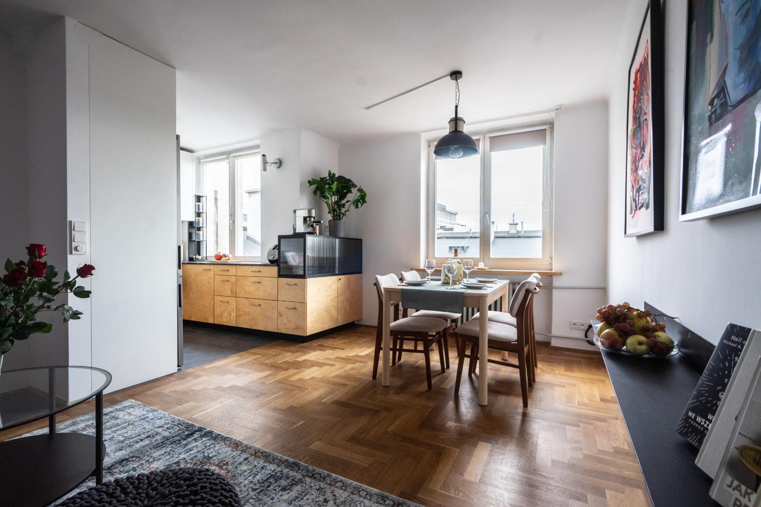 oompH Warsaw Central Elegant Apartment view 4