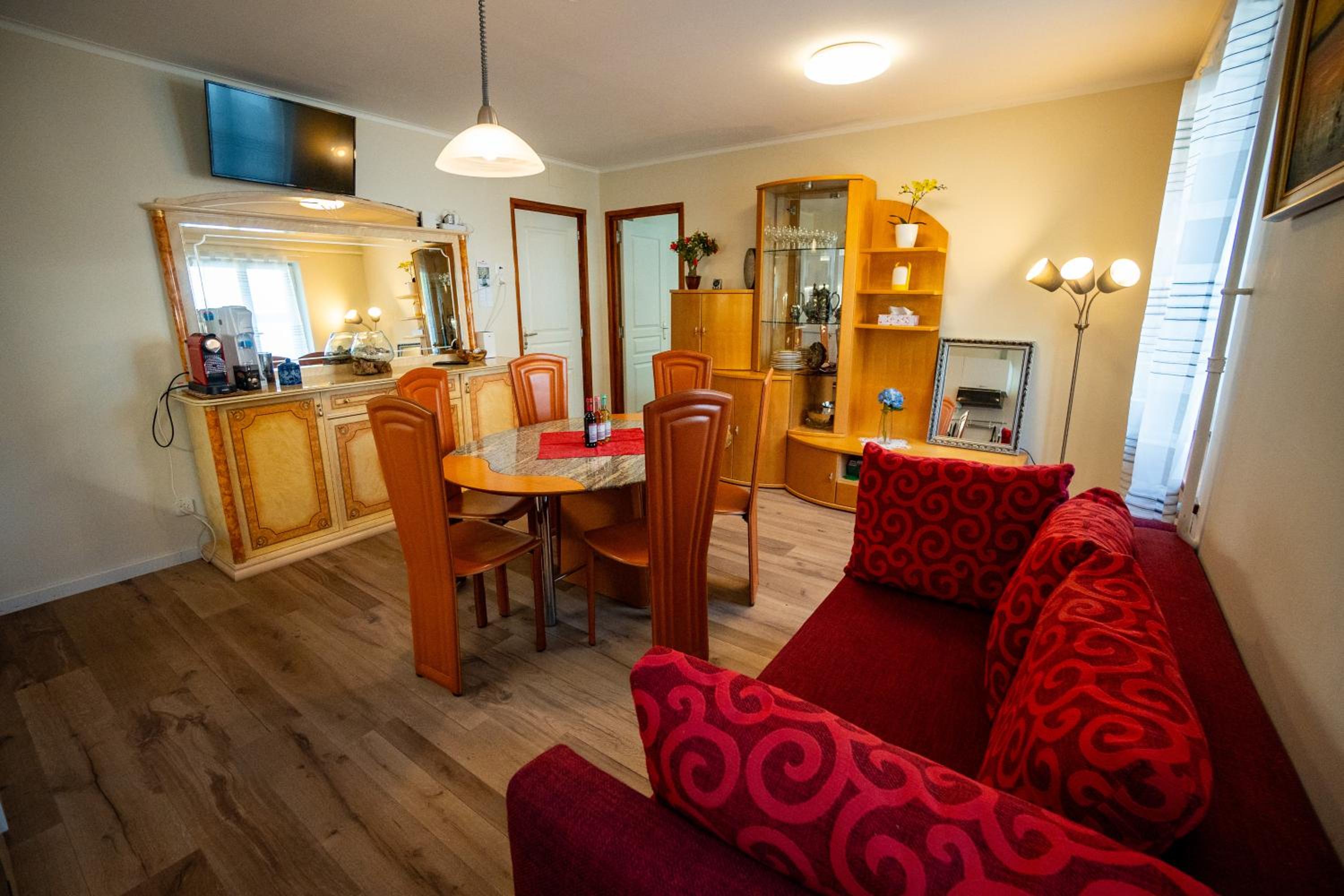Gemütliche Wohnung mit Terasse und Feuerstelle