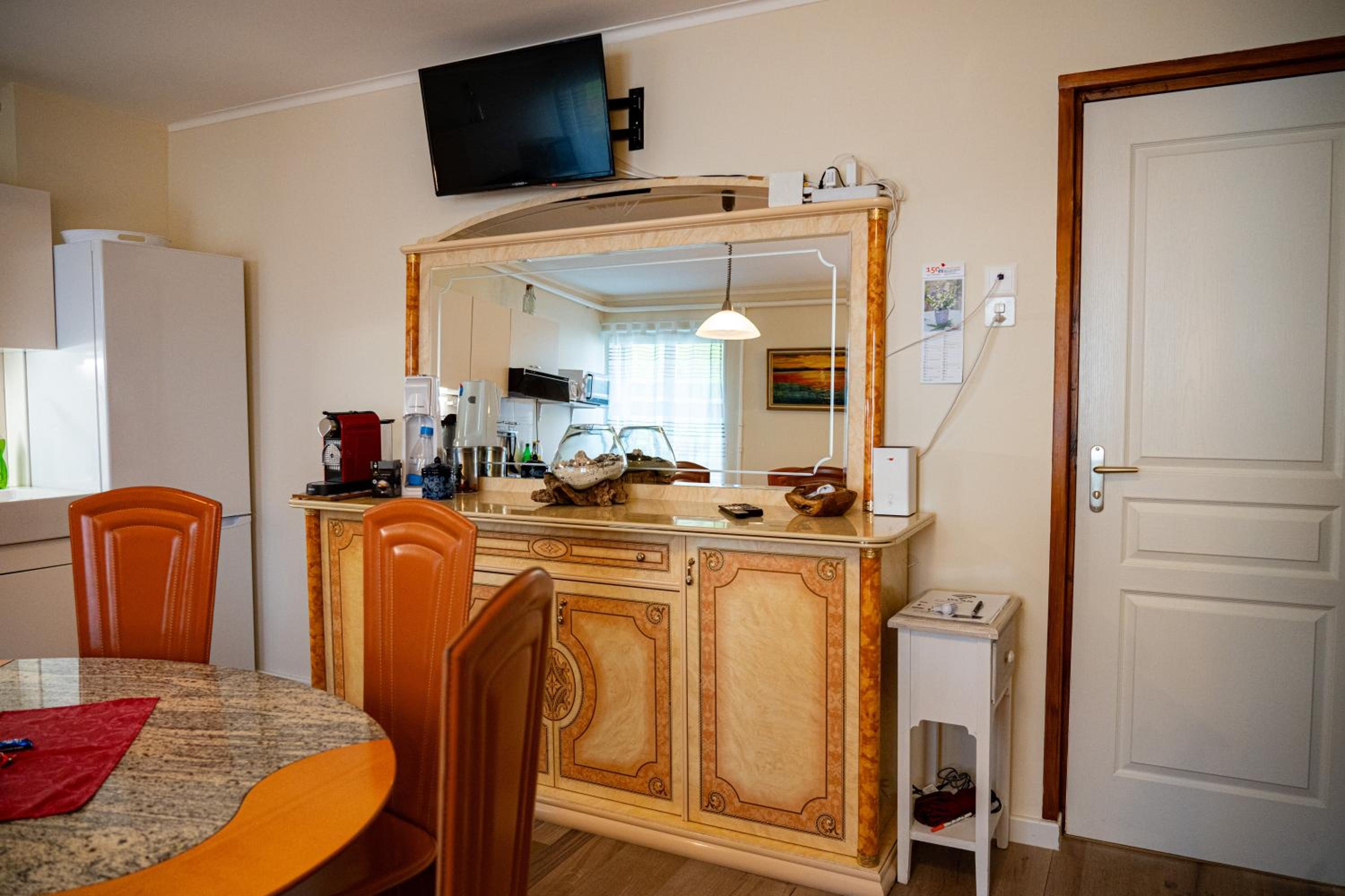 Gemütliche Wohnung mit Terasse und Feuerstelle