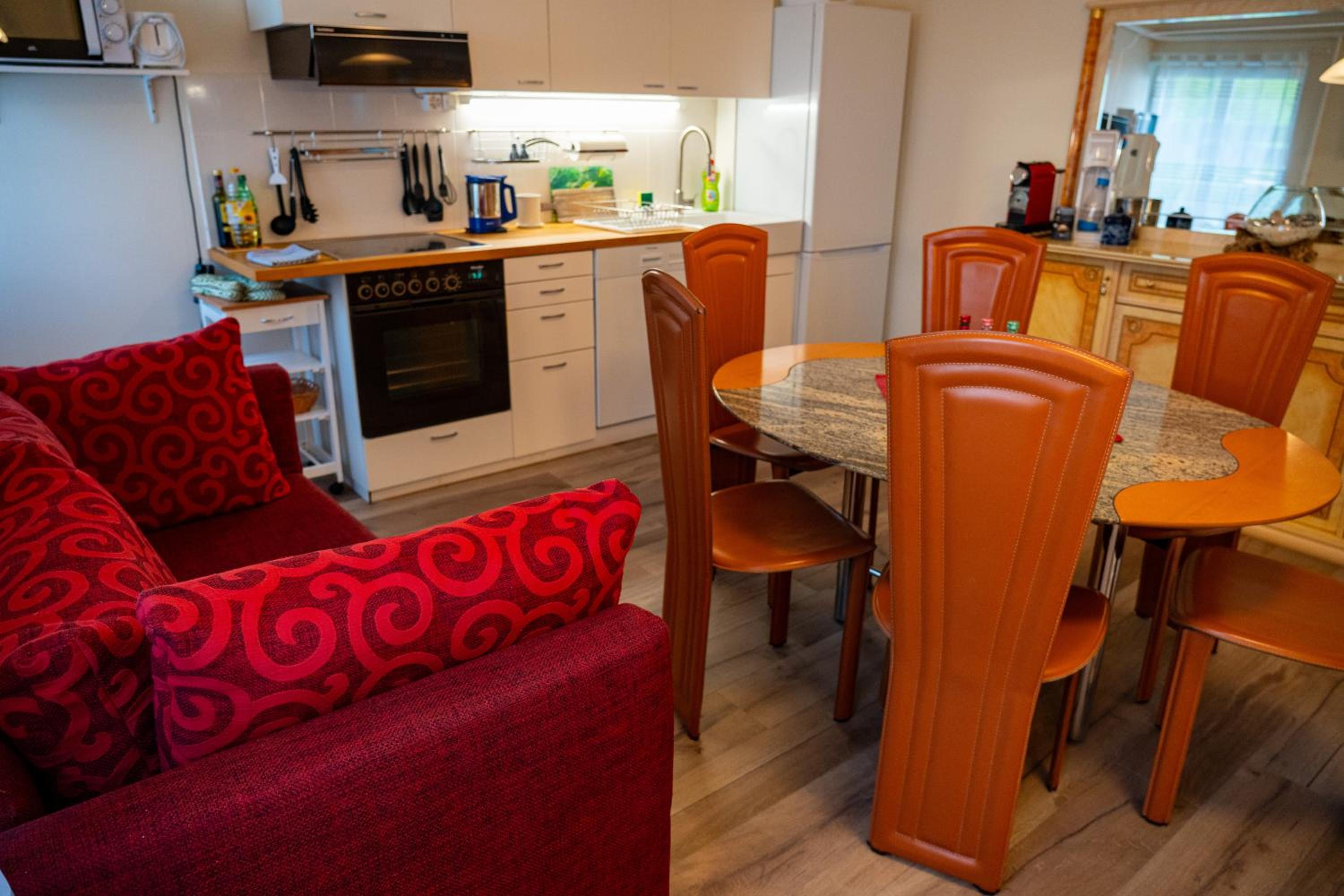 Gemütliche Wohnung mit Terasse und Feuerstelle