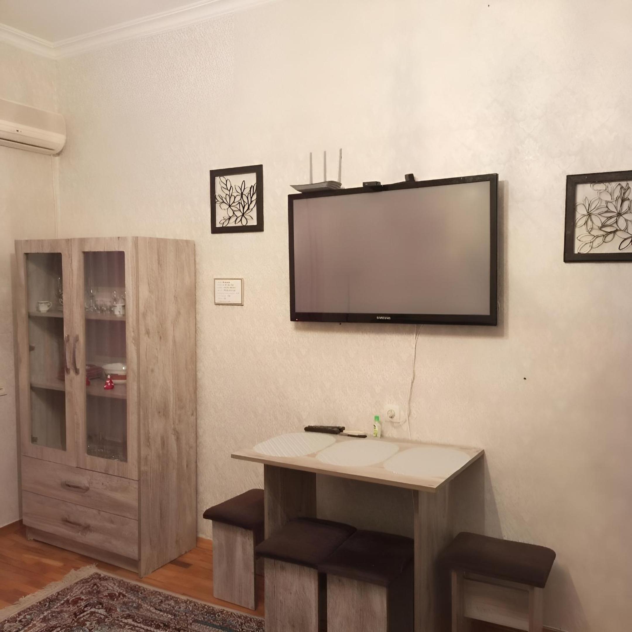 NIZAMI Street flat
