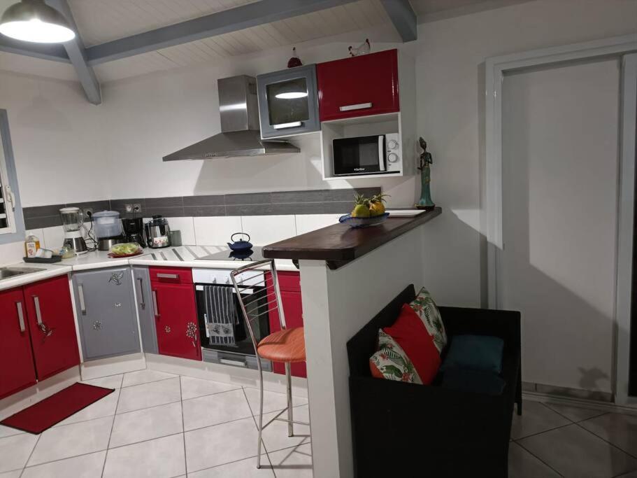 Une villa avec piscine privée view 2
