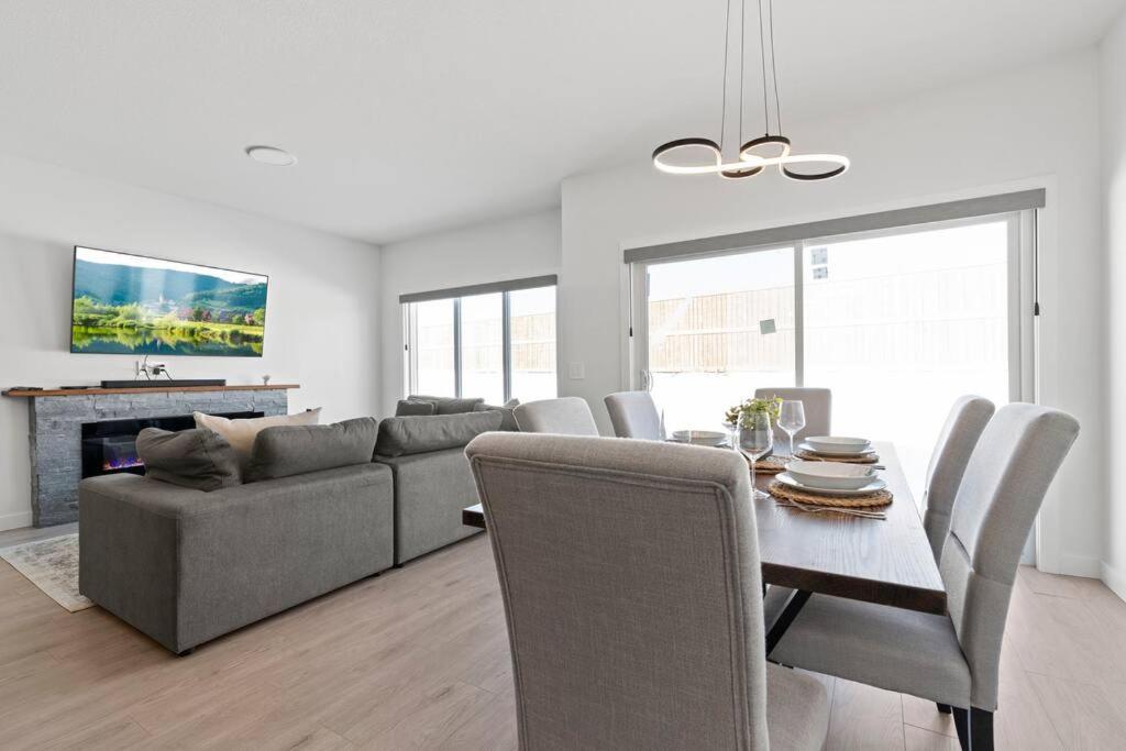Family Home Retreat - 9 mins to WEM - Vintage Arcade-Ping Pong -Air Conditioning