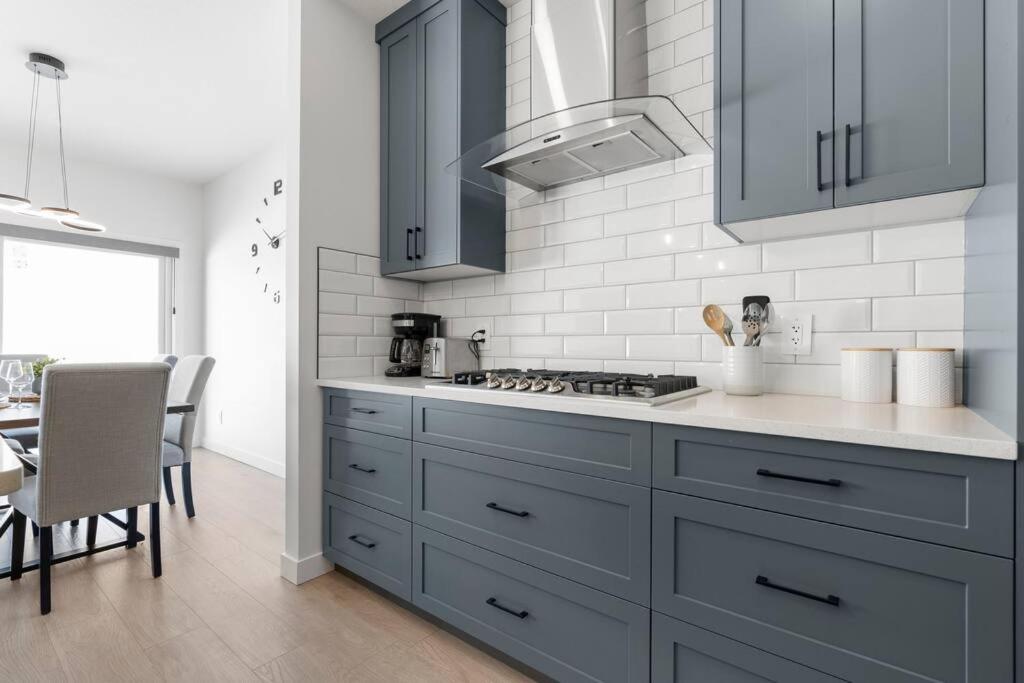 Family Home Retreat - 9 mins to WEM - Vintage Arcade-Ping Pong -Air Conditioning