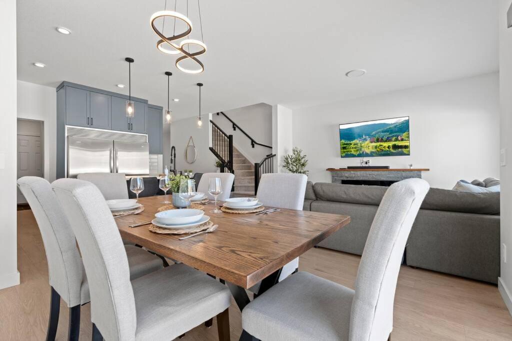 Family Home Retreat - 9 mins to WEM - Vintage Arcade-Ping Pong -Air Conditioning