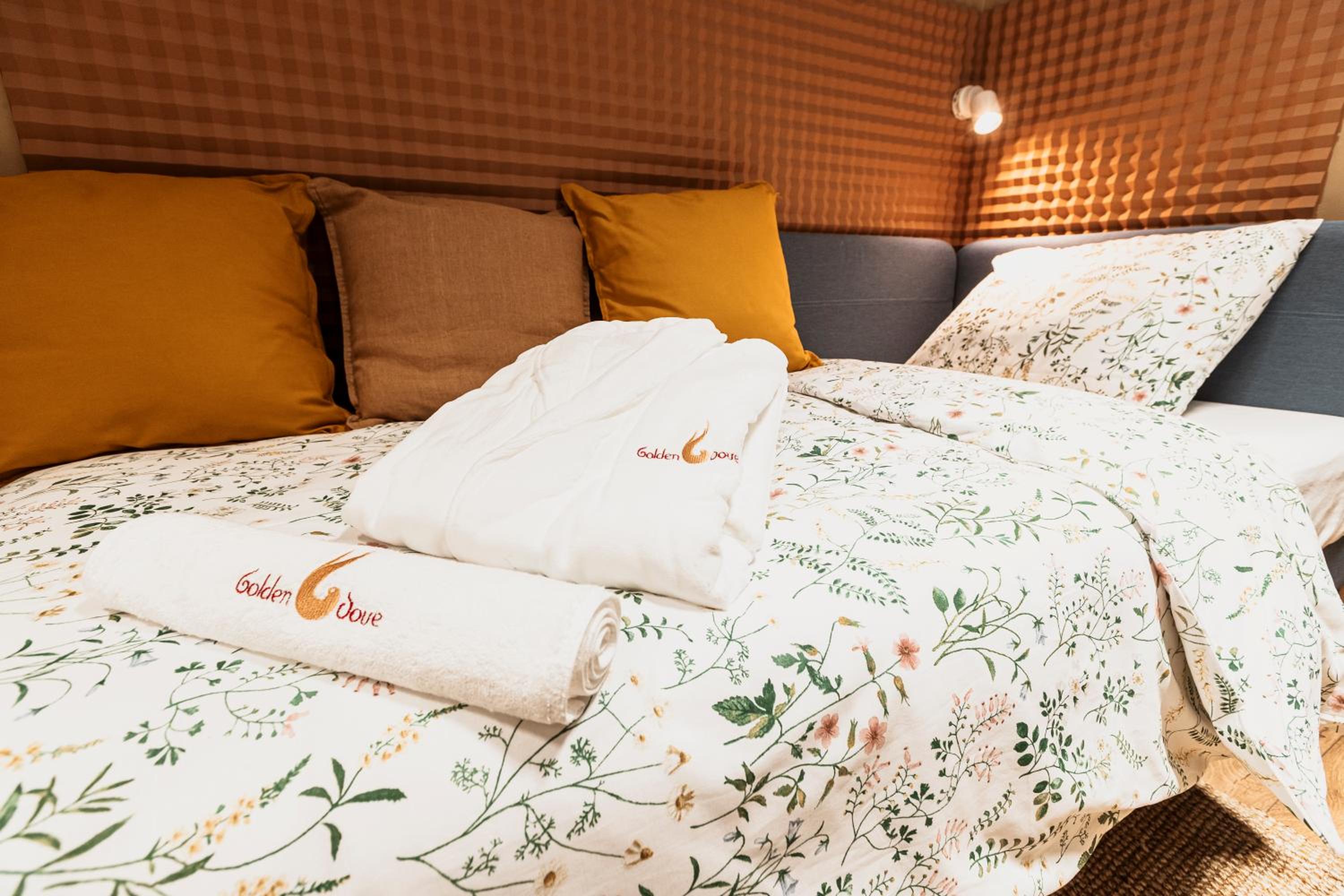 Golden Dove Luxury Apartment