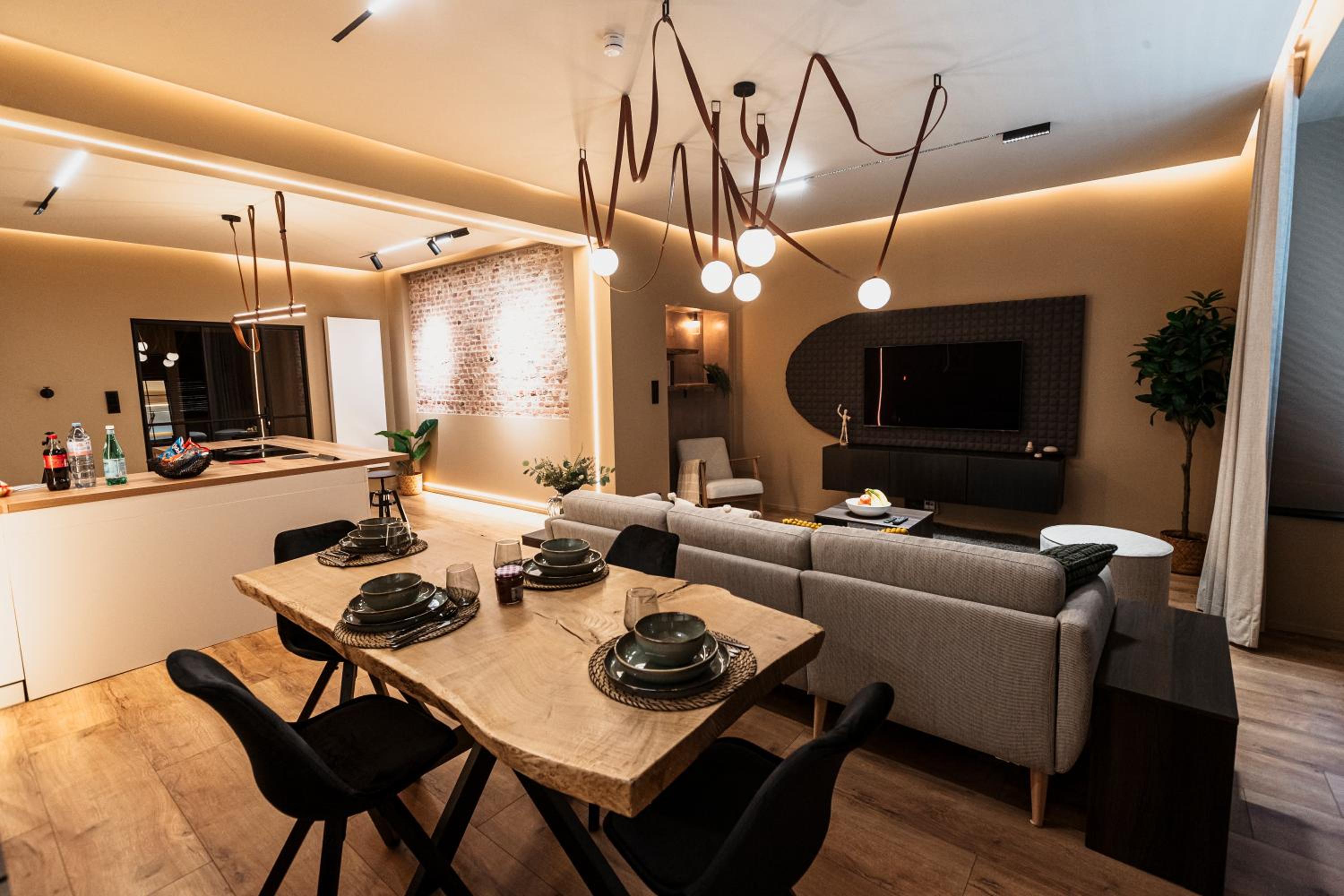 Golden Dove Luxury Apartment