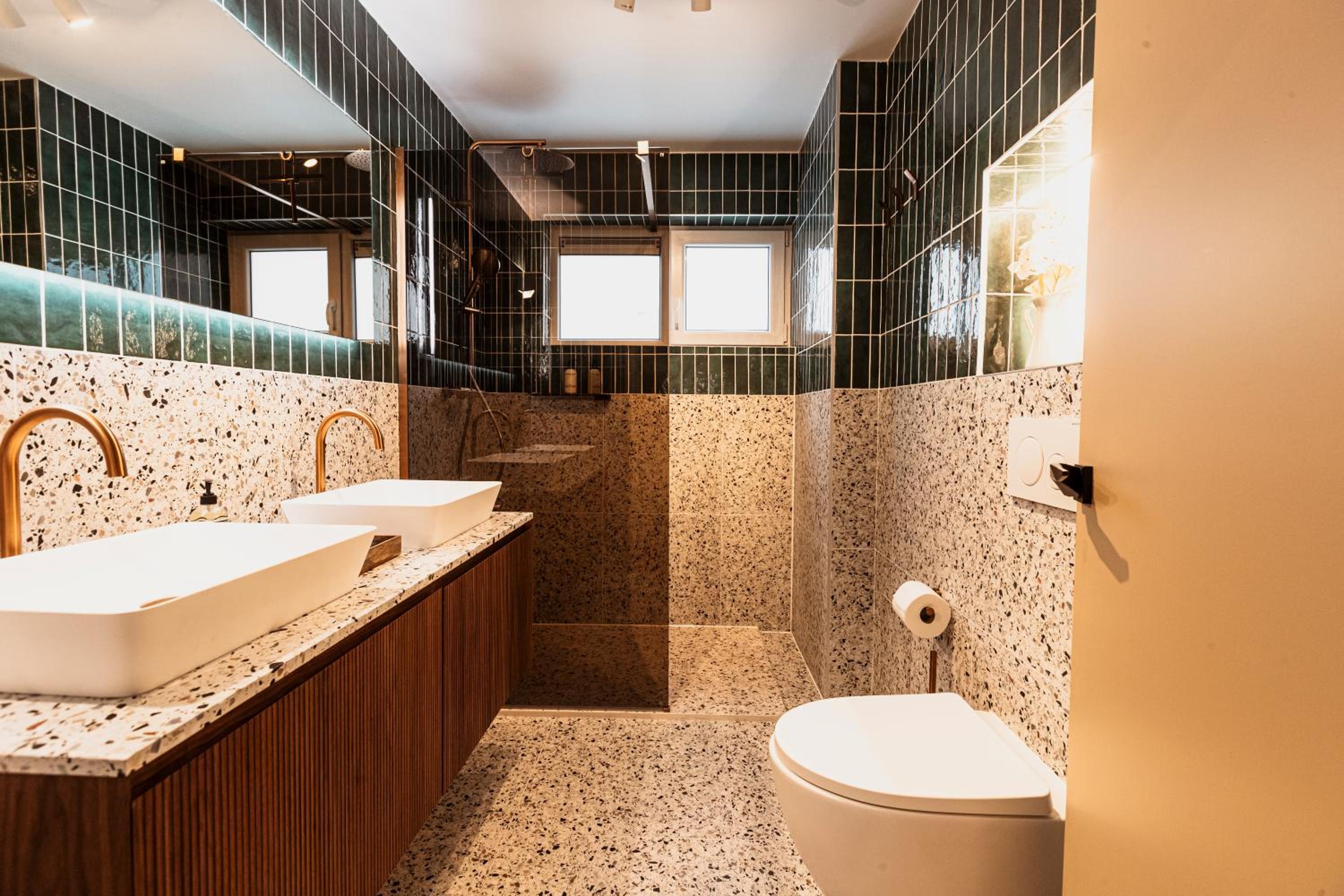 Golden Dove Luxury Apartment