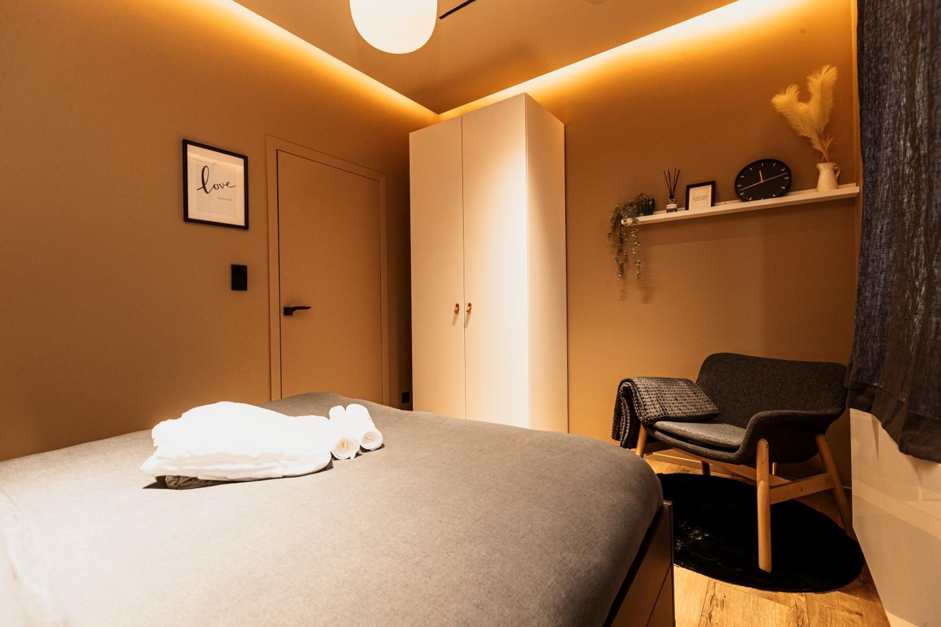 Golden Dove Luxury Apartment
