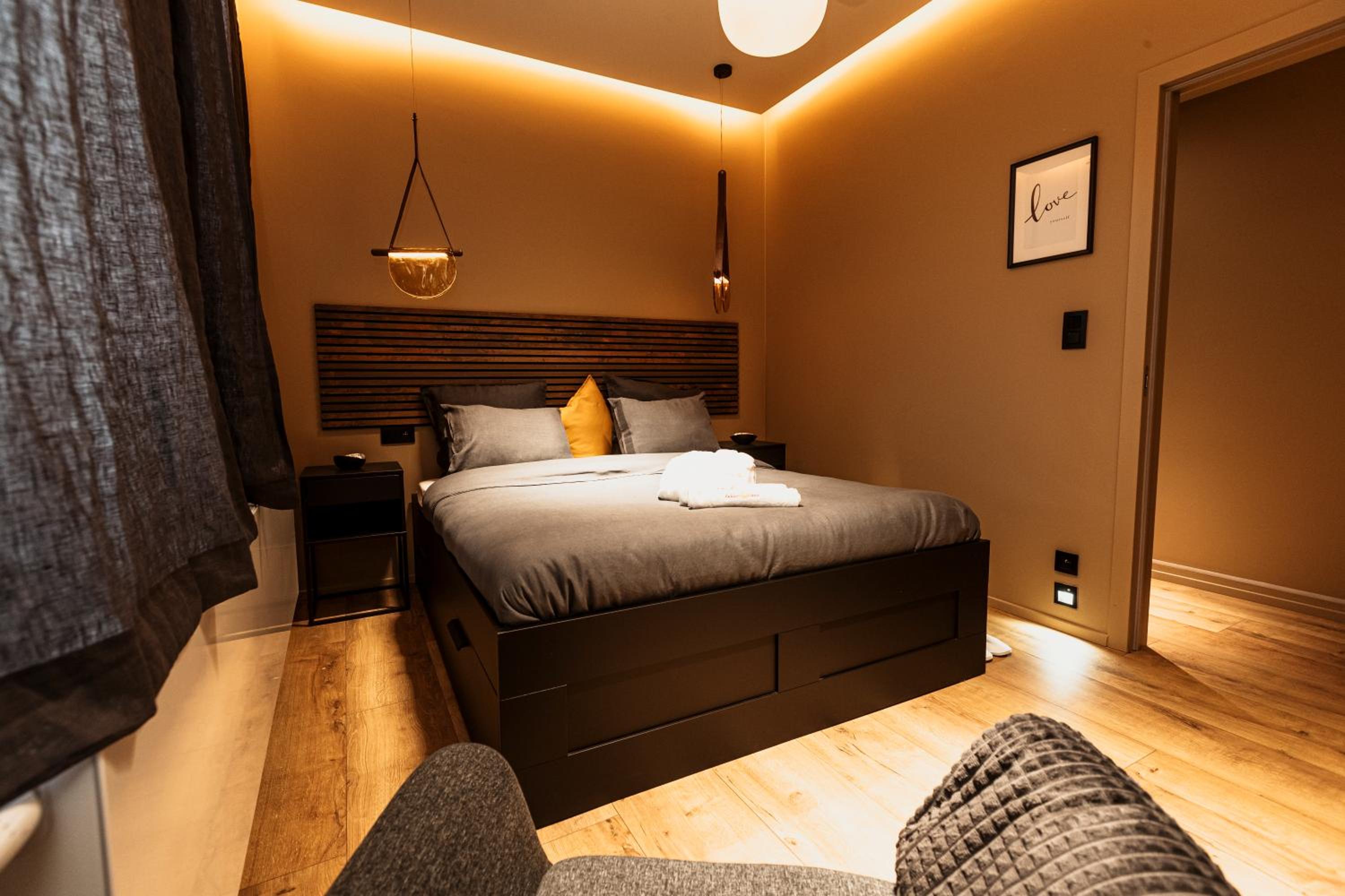 Golden Dove Luxury Apartment
