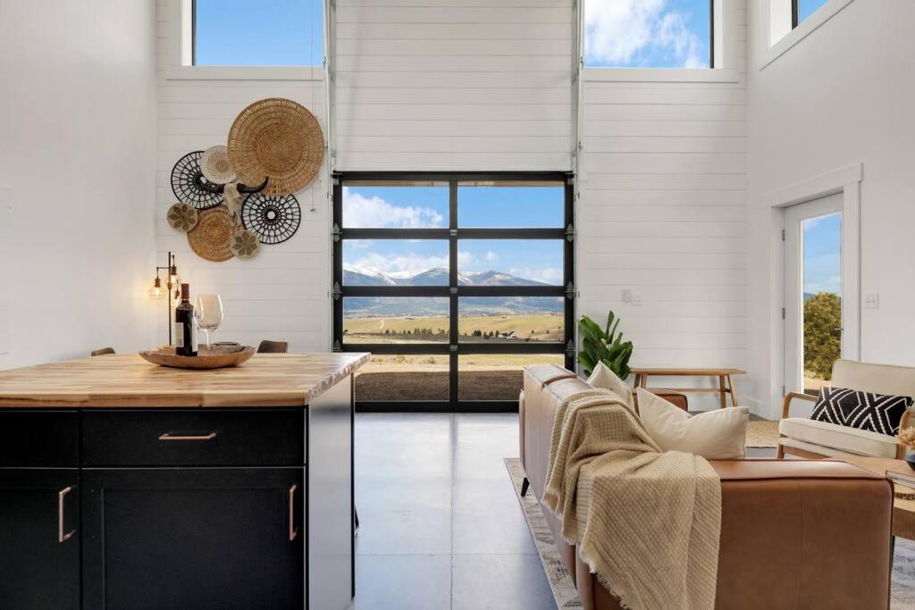 The Bitterroot Bunkhouse view 3