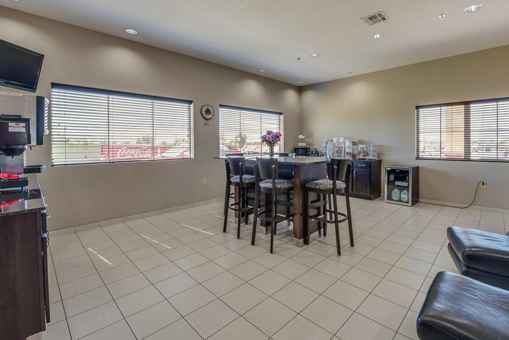 Executive Inn  Suites Cushing - Property Image 3