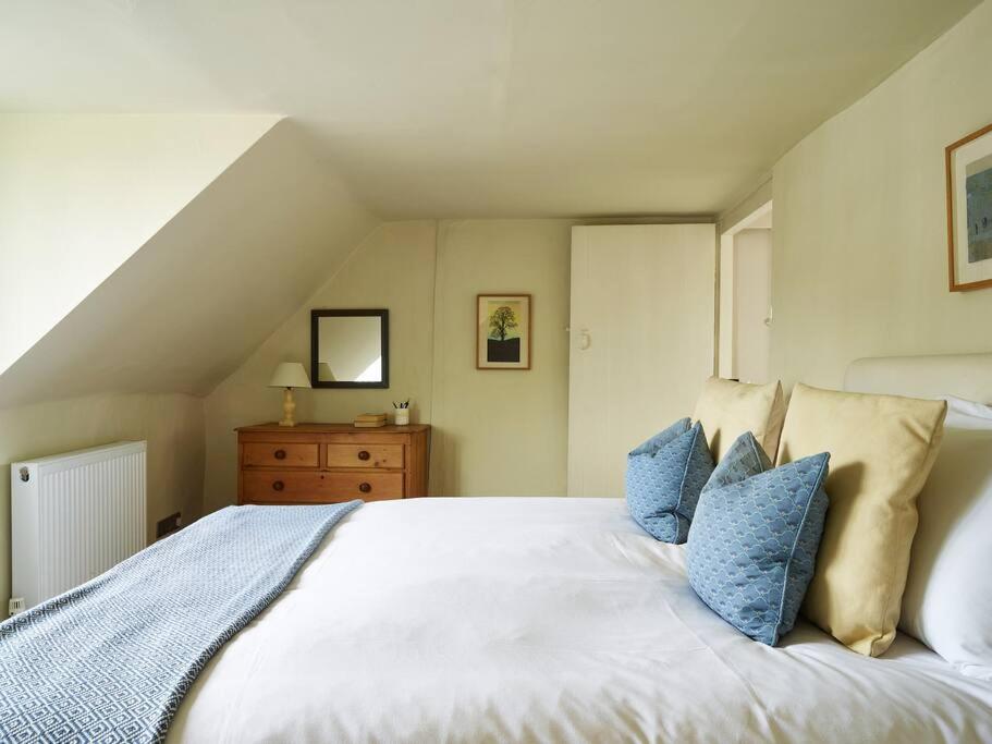 Northfield End Cottage view 3