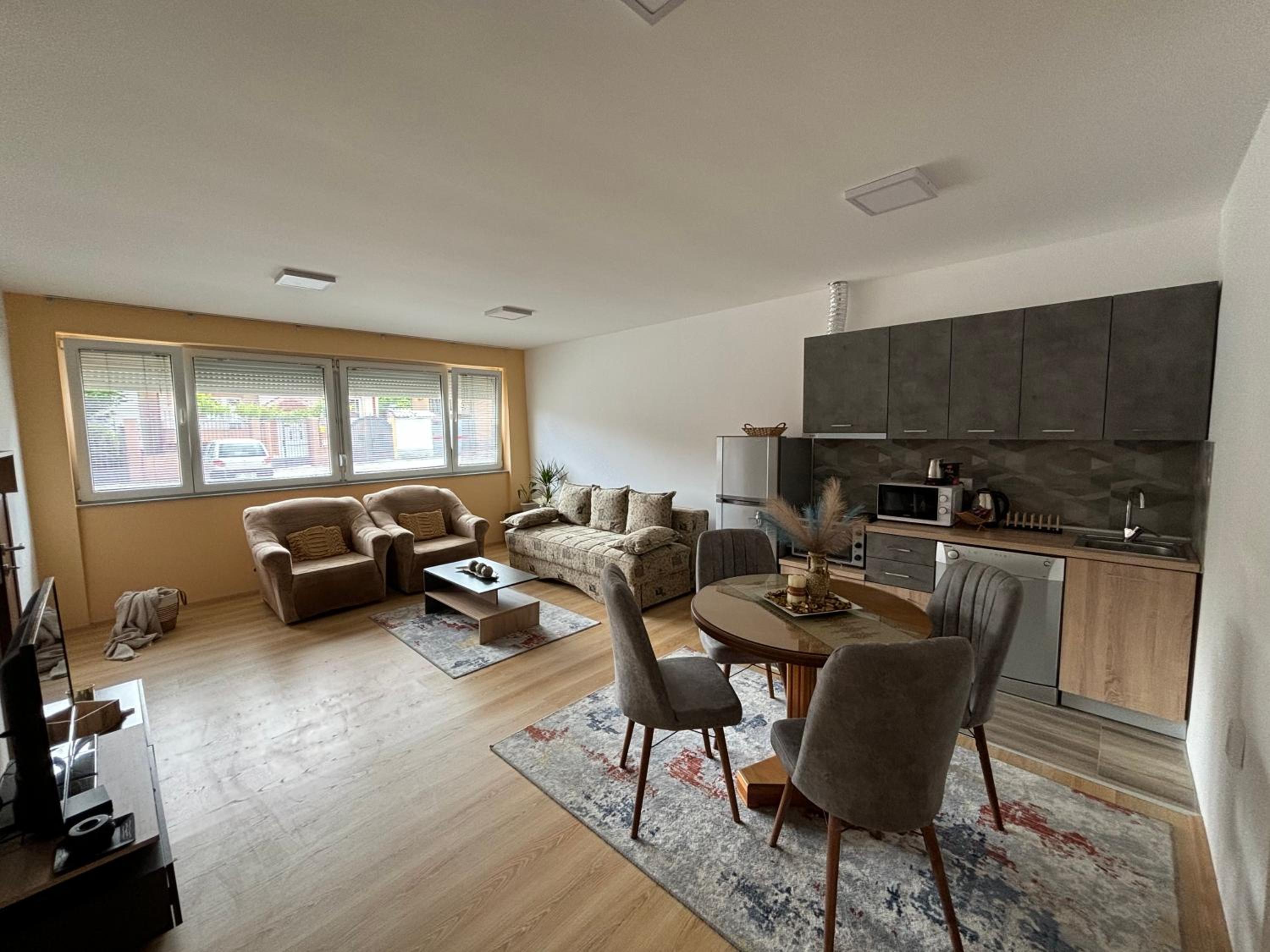 LENI Apartment