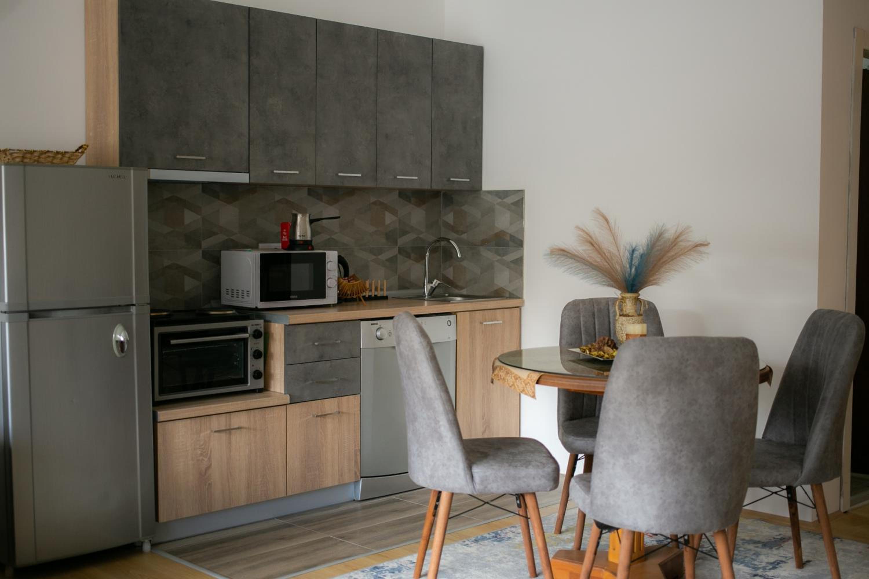 LENI Apartment