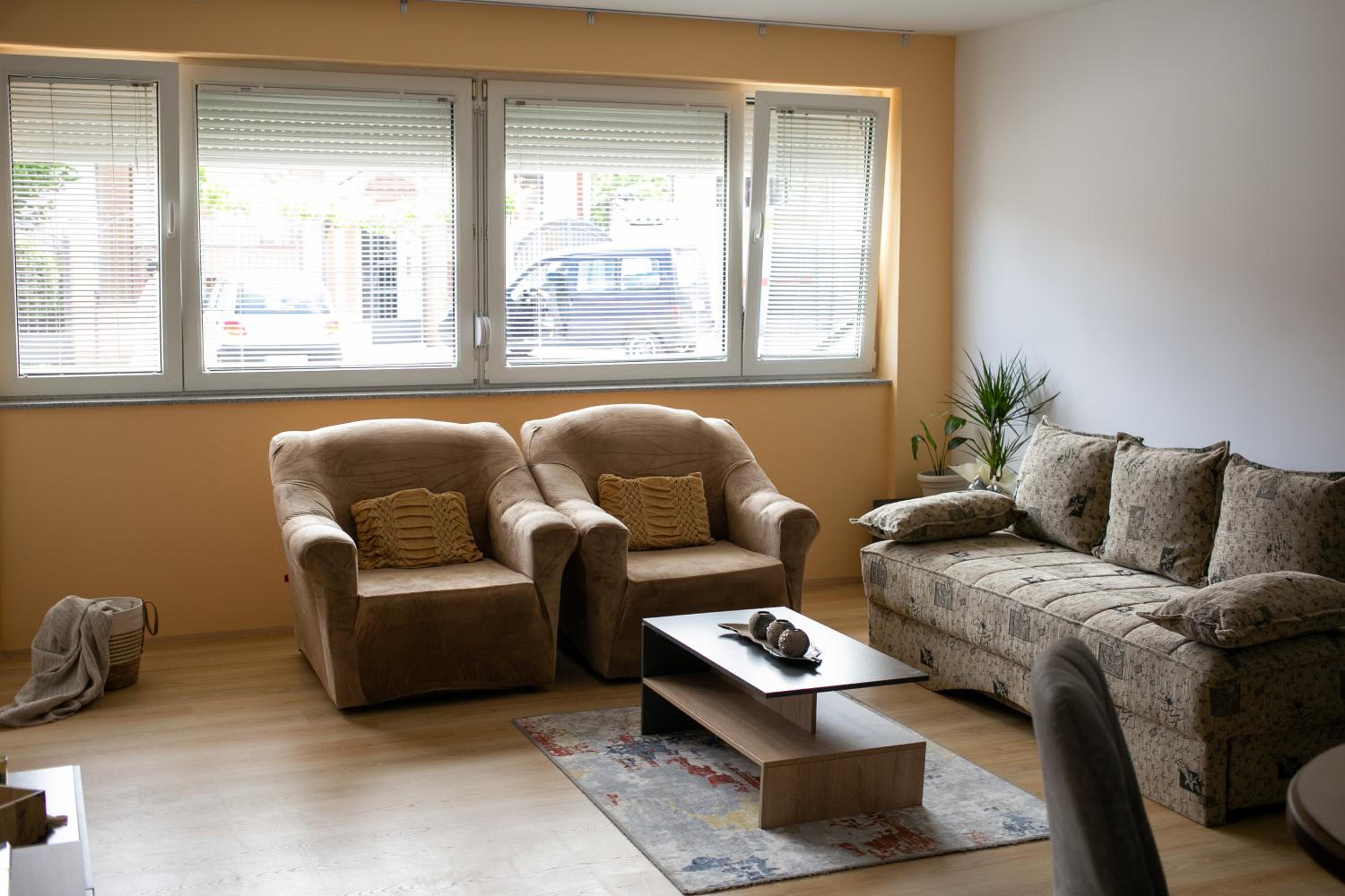 LENI Apartment