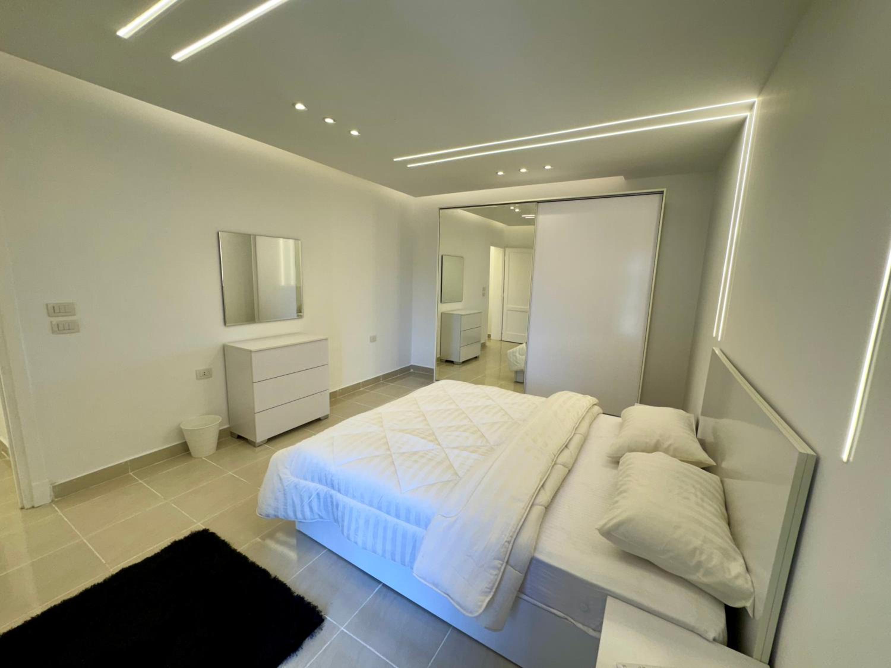 Luxurious 2 Bedrooms In Rehab City