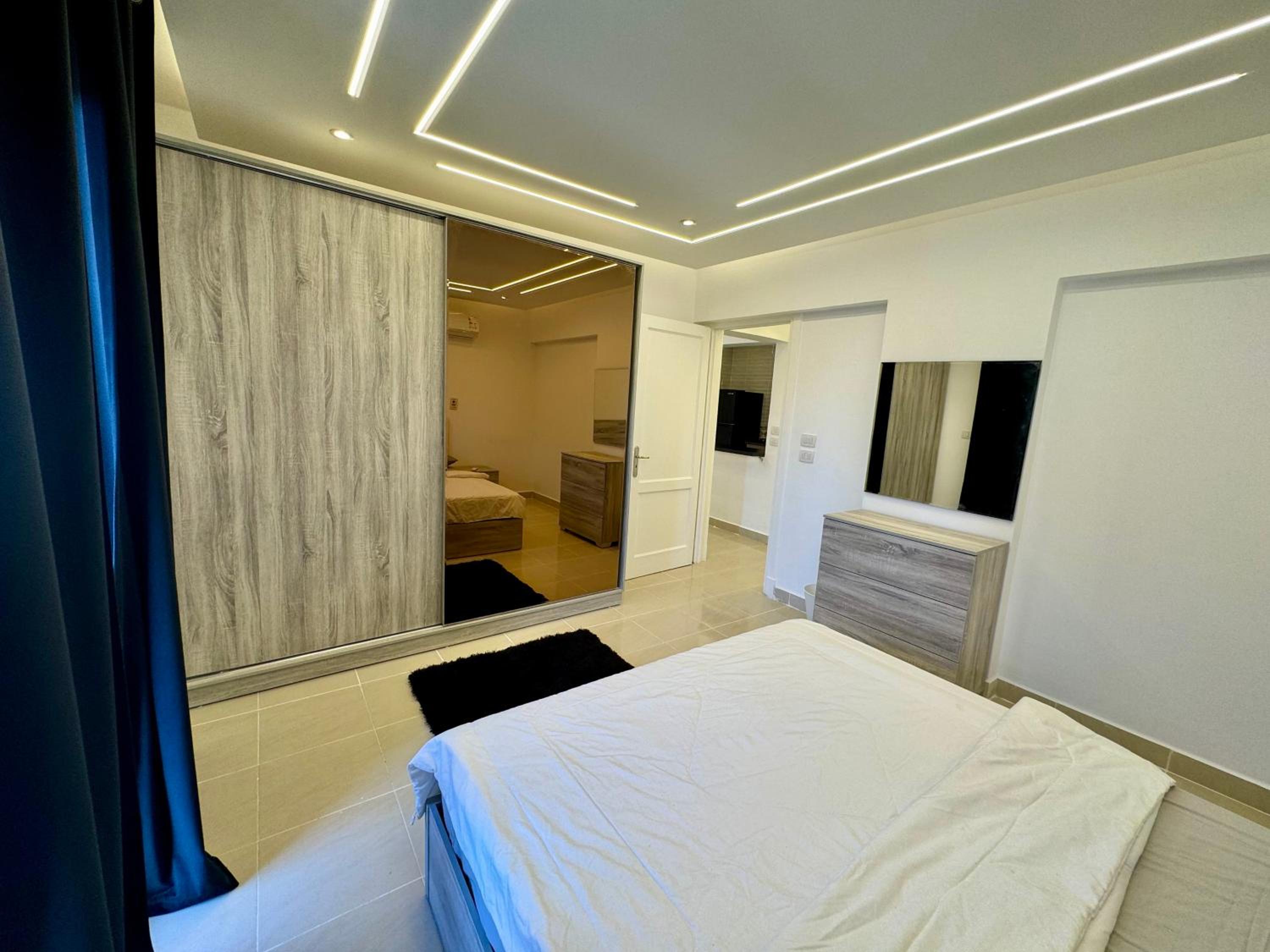 Luxurious 2 Bedrooms In Rehab City