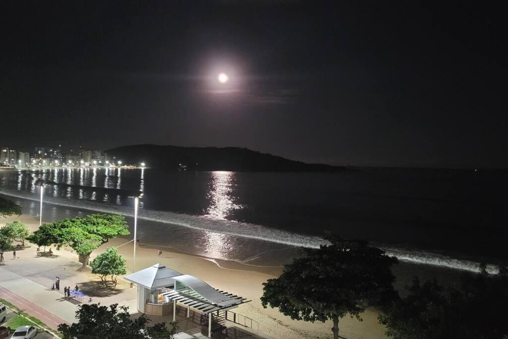Apartamento de frente para o mar -Novembro e Desembro sem elevador PRAIA DO MORRO