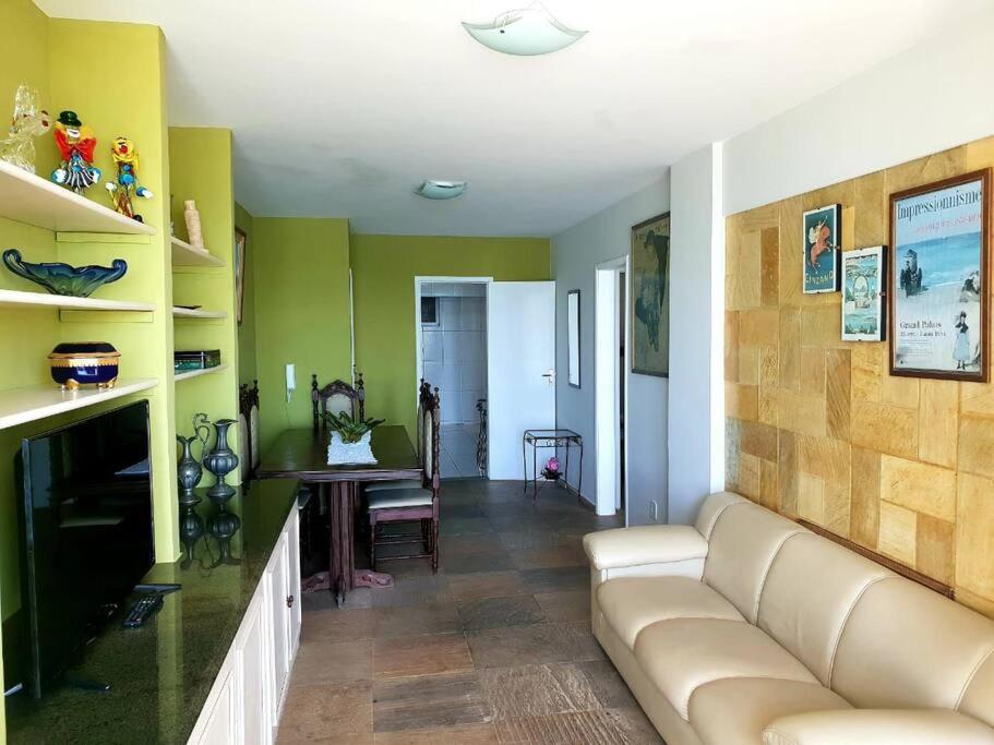 Apartamento de frente para o mar -Novembro e Desembro sem elevador PRAIA DO MORRO