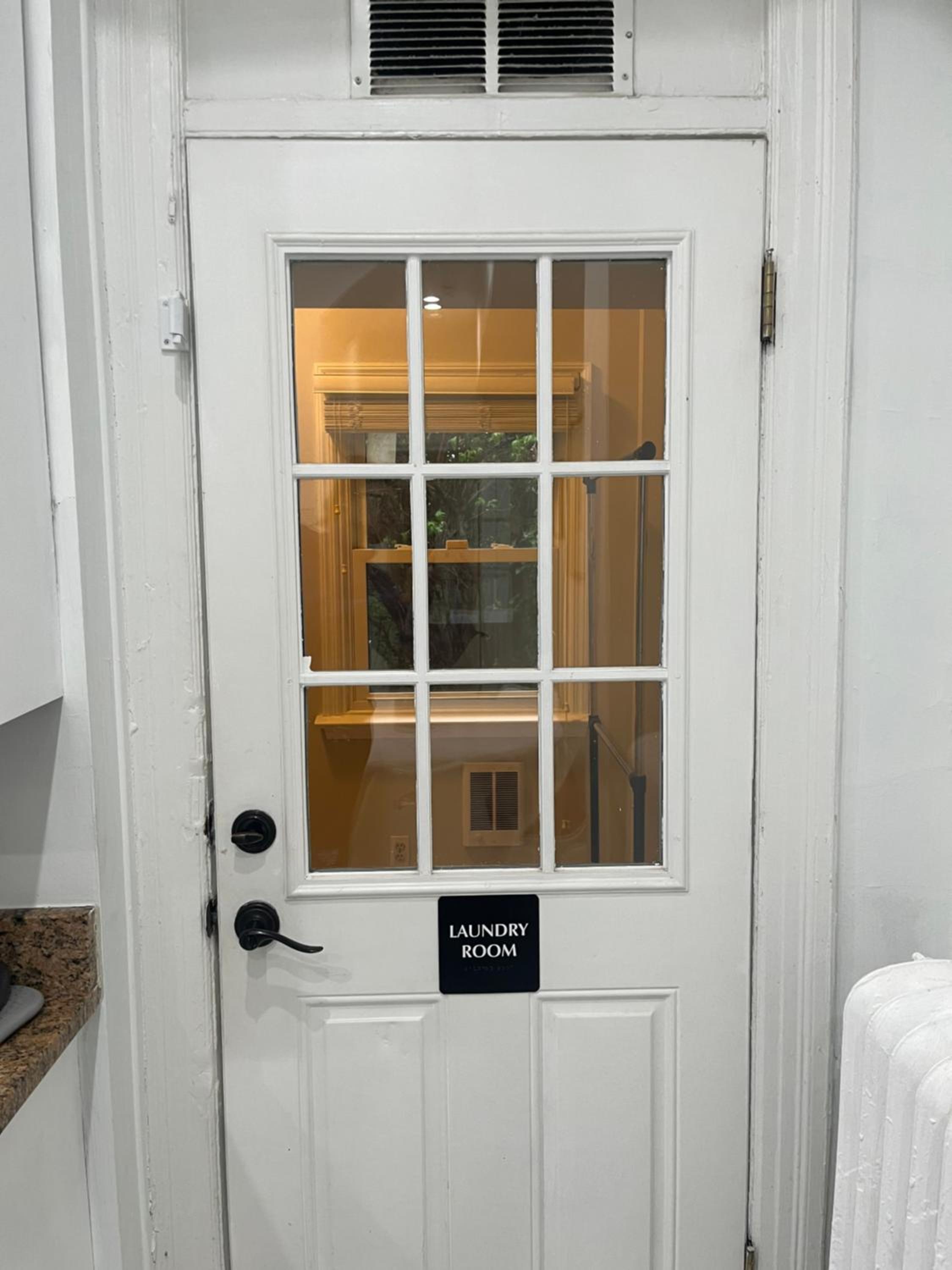 Large DUPLEX Apt 2Bdrm 1Den-Metro, photo 15
