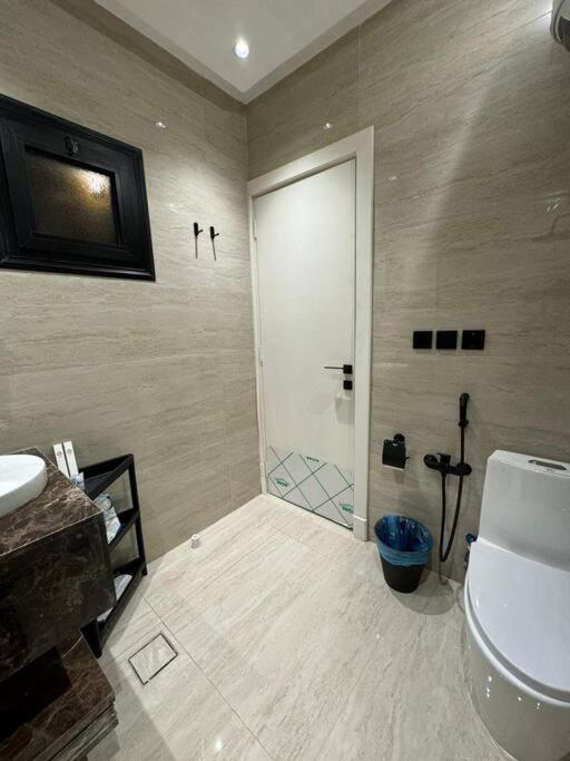 Cozy & Modern Studio Aqiq