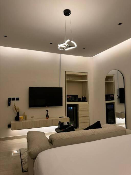 Cozy & Modern Studio Aqiq