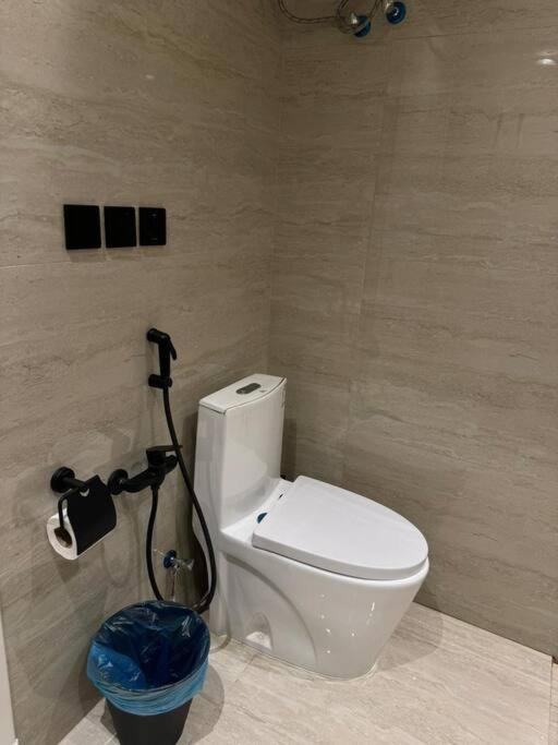 Cozy & Modern Studio Aqiq