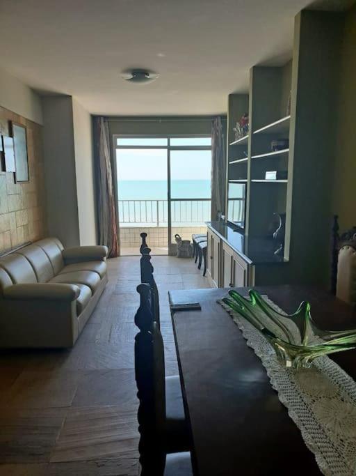 Apartamento de frente para o mar -NOVEMBRO E DEZEMBRO SEM ELEVADOR PRAIA DO MORRO