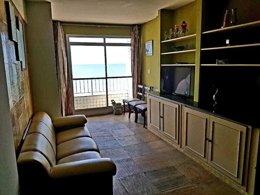 Apartamento de frente para o mar -NOVEMBRO E DEZEMBRO SEM ELEVADOR PRAIA DO MORRO