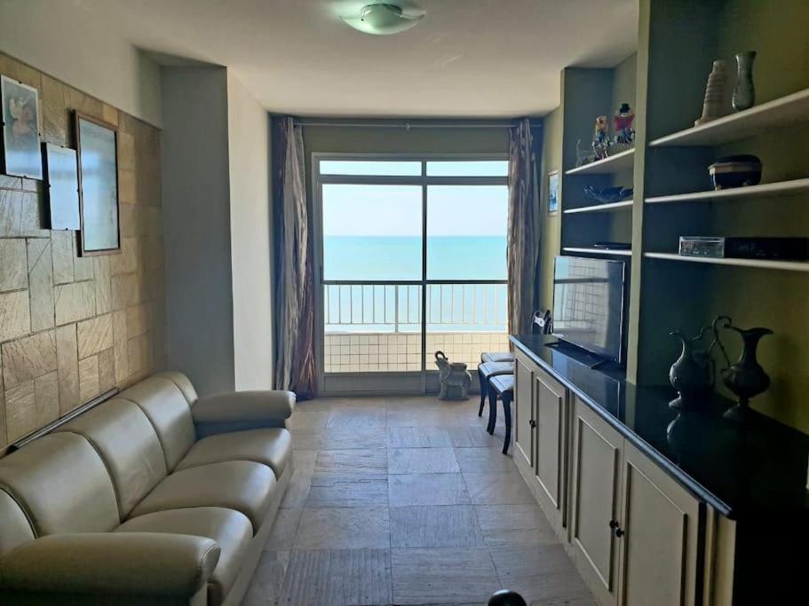 Apartamento de frente para o mar -NOVEMBRO E DEZEMBRO SEM ELEVADOR PRAIA DO MORRO