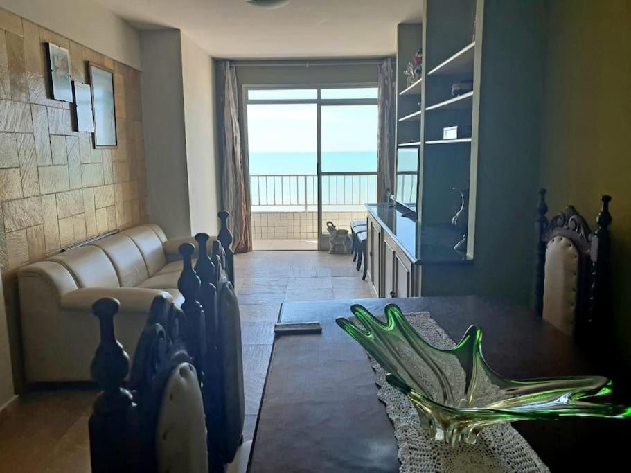 Apartamento de frente para o mar -NOVEMBRO E DEZEMBRO SEM ELEVADOR PRAIA DO MORRO