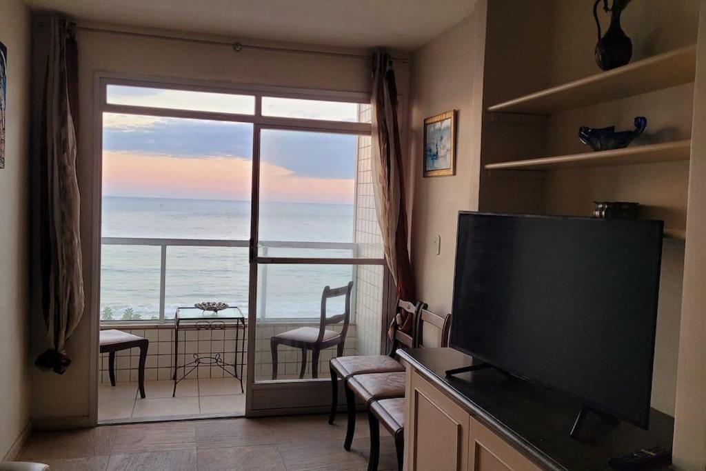 Apartamento de frente para o mar -NOVEMBRO E DEZEMBRO SEM ELEVADOR PRAIA DO MORRO