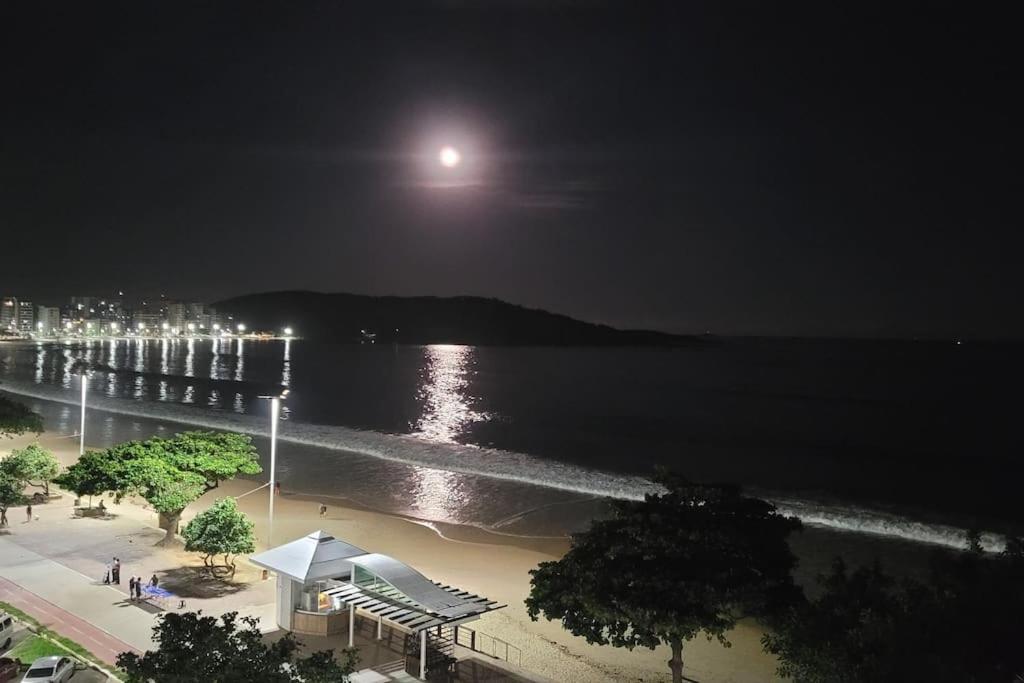 Apartamento de frente para o mar -NOVEMBRO E DEZEMBRO SEM ELEVADOR PRAIA DO MORRO