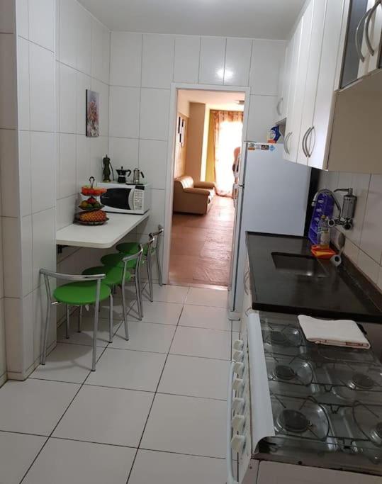 Apartamento de frente para o mar -NOVEMBRO E DEZEMBRO SEM ELEVADOR PRAIA DO MORRO