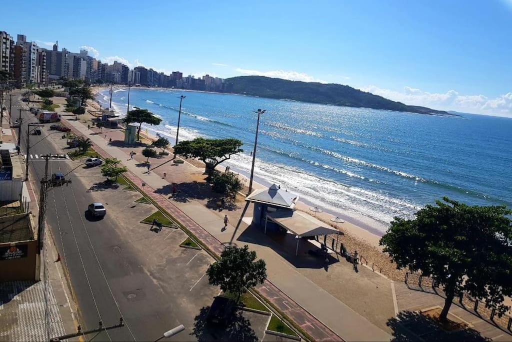 Apartamento de frente para o mar -NOVEMBRO E DEZEMBRO SEM ELEVADOR PRAIA DO MORRO