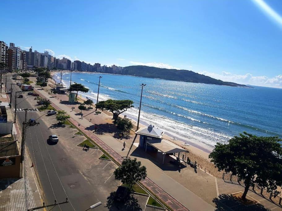 Apartamento de frente para o mar -NOVEMBRO E DEZEMBRO SEM ELEVADOR PRAIA DO MORRO