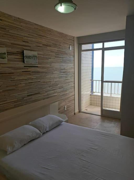 Apartamento de frente para o mar -NOVEMBRO E DEZEMBRO SEM ELEVADOR PRAIA DO MORRO